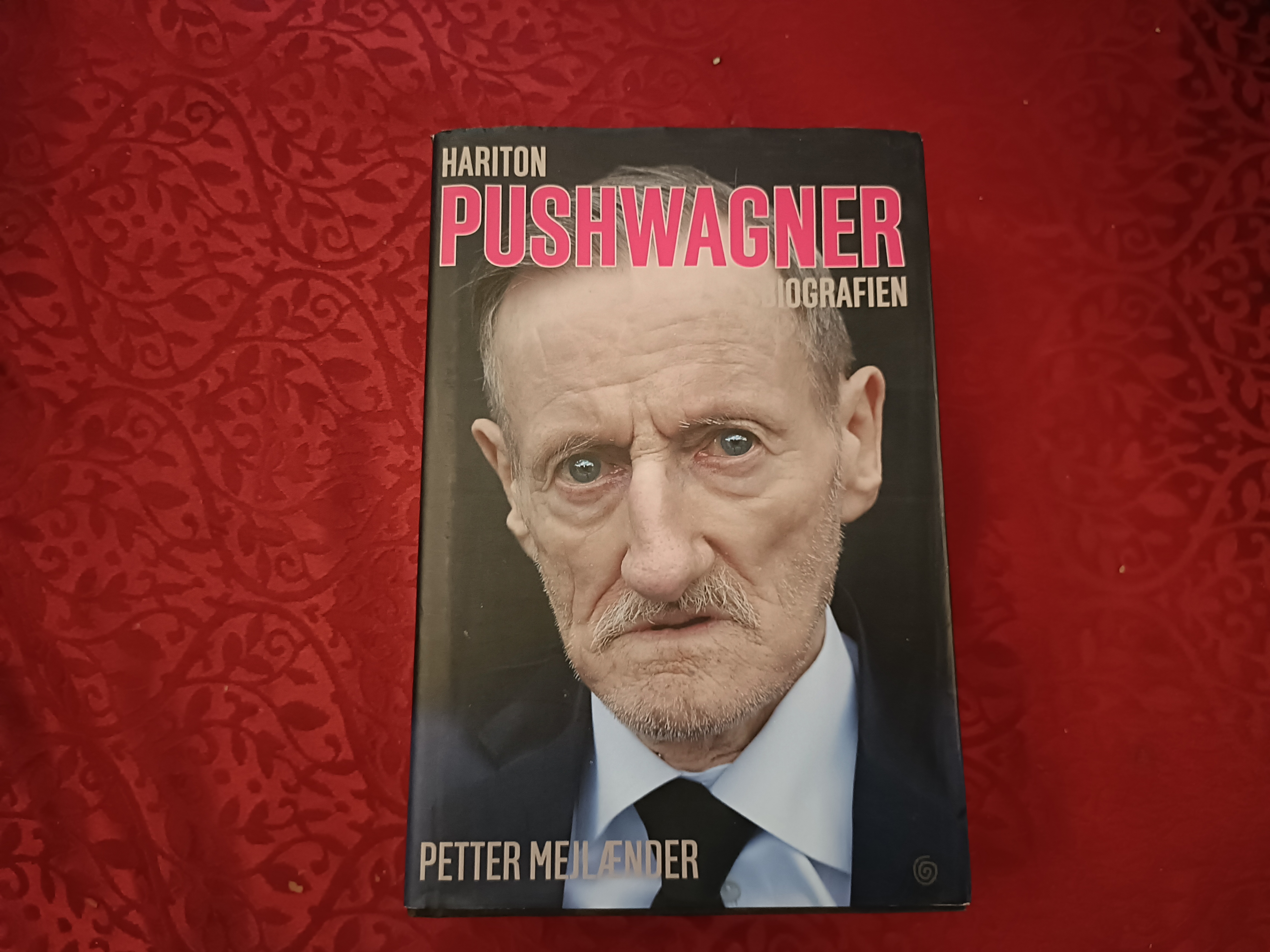 Hariton Pushwagner. Biografien